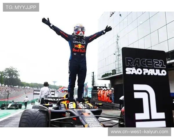 104分追至2分：维斯塔潘的赛季末段狂追与诺里斯的稳健